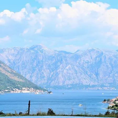 Sunny Holiday Flat With Private Garden Terrace *
