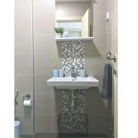 Sunny Holiday Flat With Private Garden Terrace Daire *