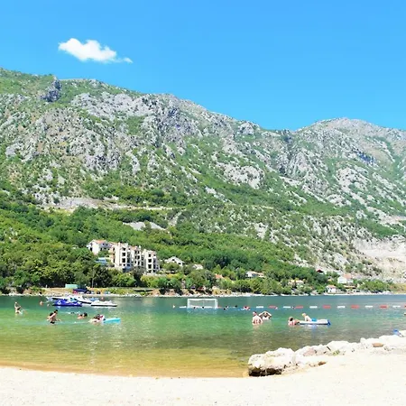 Sunny Holiday Flat With Private Garden Terrace Apartment *