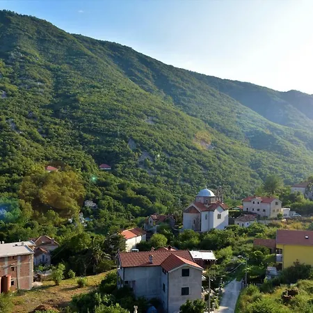 Sunny Holiday Flat With Private Garden Terrace * Podgorica