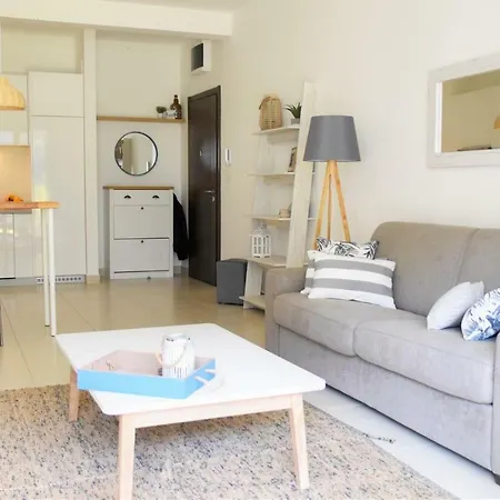 Sunny Holiday Flat With Private Garden Terrace Apartment